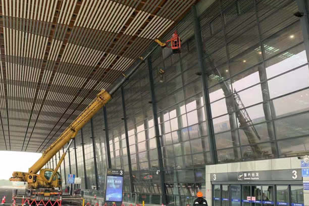 麻城玻璃幕墙维护和保养